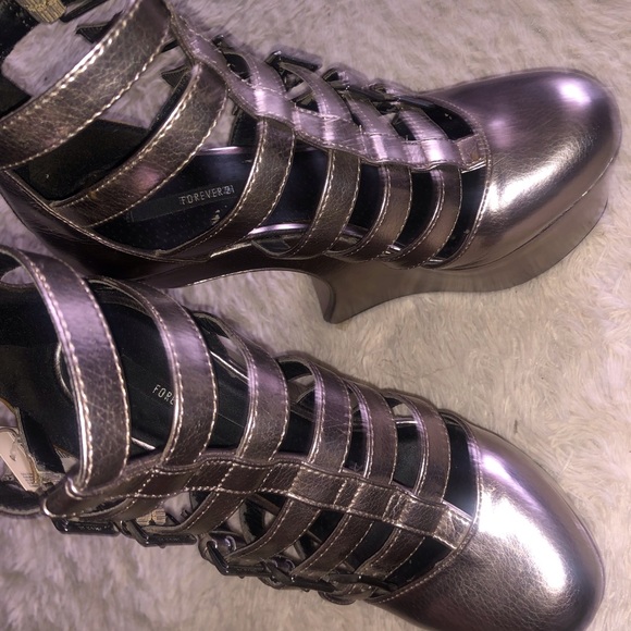 Forever 21 Heel-less shoes - Picture 6 of 12